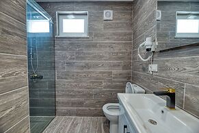 Grisverde Suites Hotel