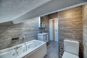 Grisverde Suites Hotel