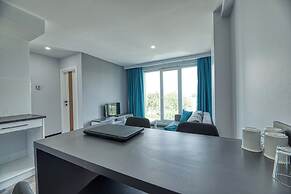 Grisverde Suites Hotel