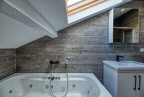 Grisverde Suites Hotel