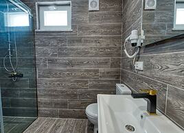 Grisverde Suites Hotel