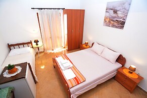 Apartments & Rooms Vanja
