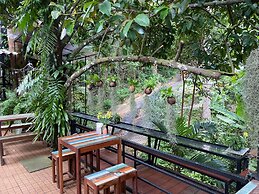 Nua Tone Resort & Cafe