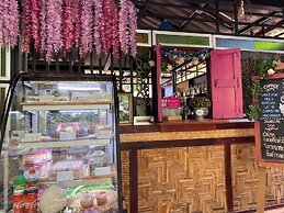 Nua Tone Resort & Cafe