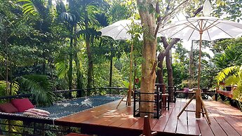 Nua Tone Resort & Cafe