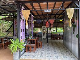 Nua Tone Resort & Cafe