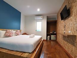 Nua Tone Resort & Cafe