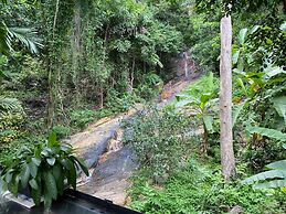 Nua Tone Resort & Cafe