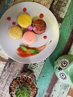 Nua Tone Resort & Cafe