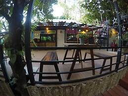 Nua Tone Resort & Cafe