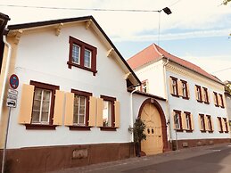 Barocker Hof Rhodt