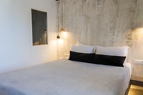 George & Joanna Suites