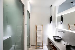 George & Joanna Suites