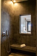 George & Joanna Suites