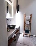 George & Joanna Suites