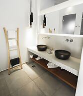 George & Joanna Suites