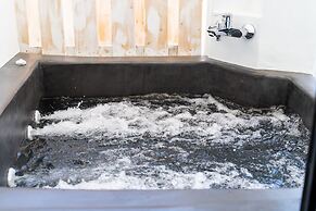 George & Joanna Suites