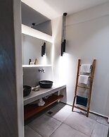 George & Joanna Suites