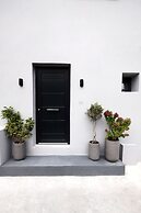 George & Joanna Suites