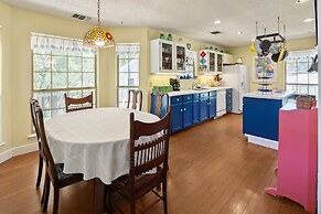 Casa Azul Cd 28920 3 Bedroom Home by RedAwning