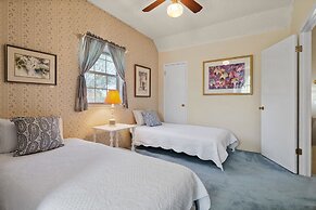 Casa Azul Cd 28920 3 Bedroom Home by RedAwning