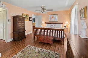 Casa Azul Cd 28920 3 Bedroom Home by RedAwning