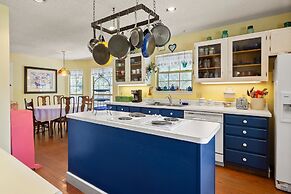 Casa Azul Cd 28920 3 Bedroom Home by RedAwning