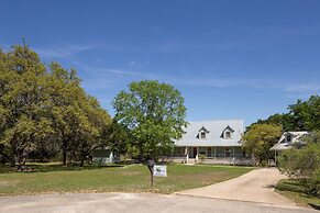 Casa Azul Cd 28920 3 Bedroom Home by RedAwning