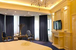 Elegance Hotel
