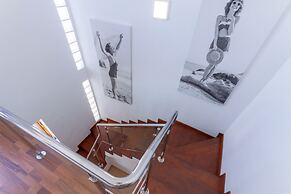 Playa Blanca Beach Mate