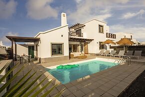 Playa Blanca Beach Mate