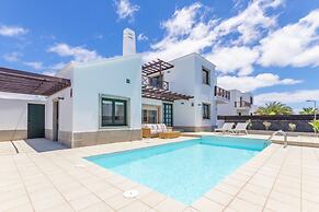 Playa Blanca Beach Mate