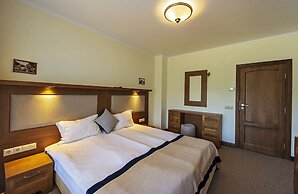 7 Pools SPA & Apartments