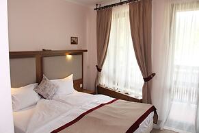 7 Pools SPA & Apartments