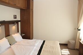 7 Pools SPA & Apartments