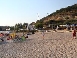 Delphin Rooms Sivota