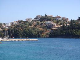 Delphin Rooms Sivota