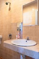 Capital O 664 Romance Hotel