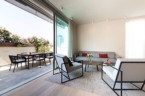 Live like Royalty in TLV DLX 2 Floor Apt