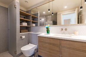 Live like Royalty in TLV DLX 2 Floor Apt