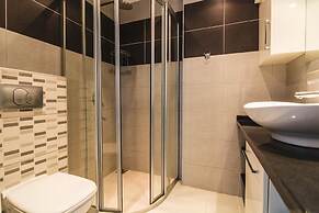 Seven Stars Apartments