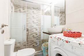 Cozy Flat in hip Koukaki