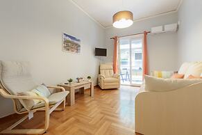 Cozy Flat in hip Koukaki
