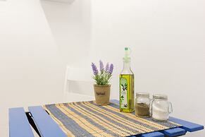 Cozy Flat in hip Koukaki