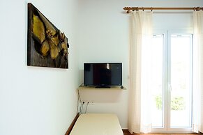 Chill & Relax Home with Pool near Beach