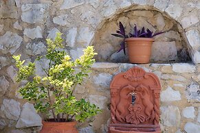 Chill & Relax Home with Pool near Beach