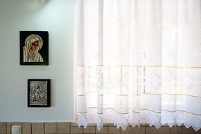 Chill & Relax Home with Pool near Beach