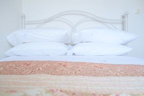 Chill & Relax Home with Pool near Beach