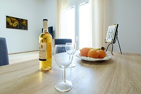 Chill & Relax Home with Pool near Beach