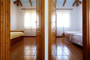 Chill & Relax Home with Pool near Beach